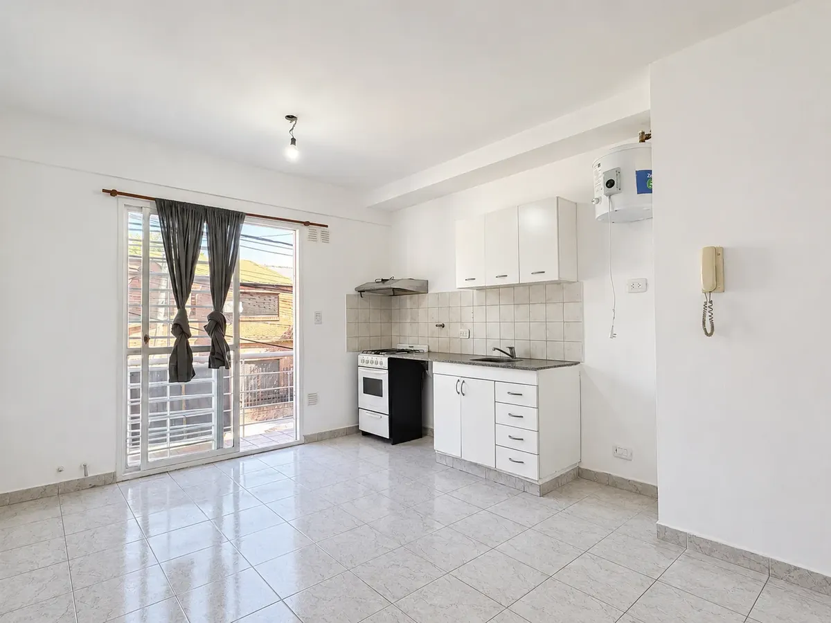 Departamento En Venta 2 Ambientes En Martin Coronado - 2