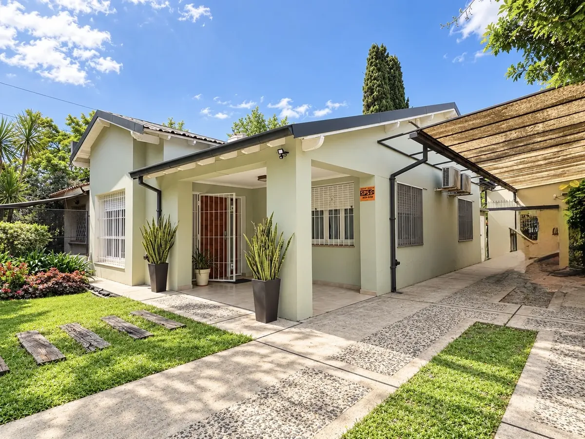 Venta Casa 3 Ambientes Con Patio y Cochera - El Palomar - 3