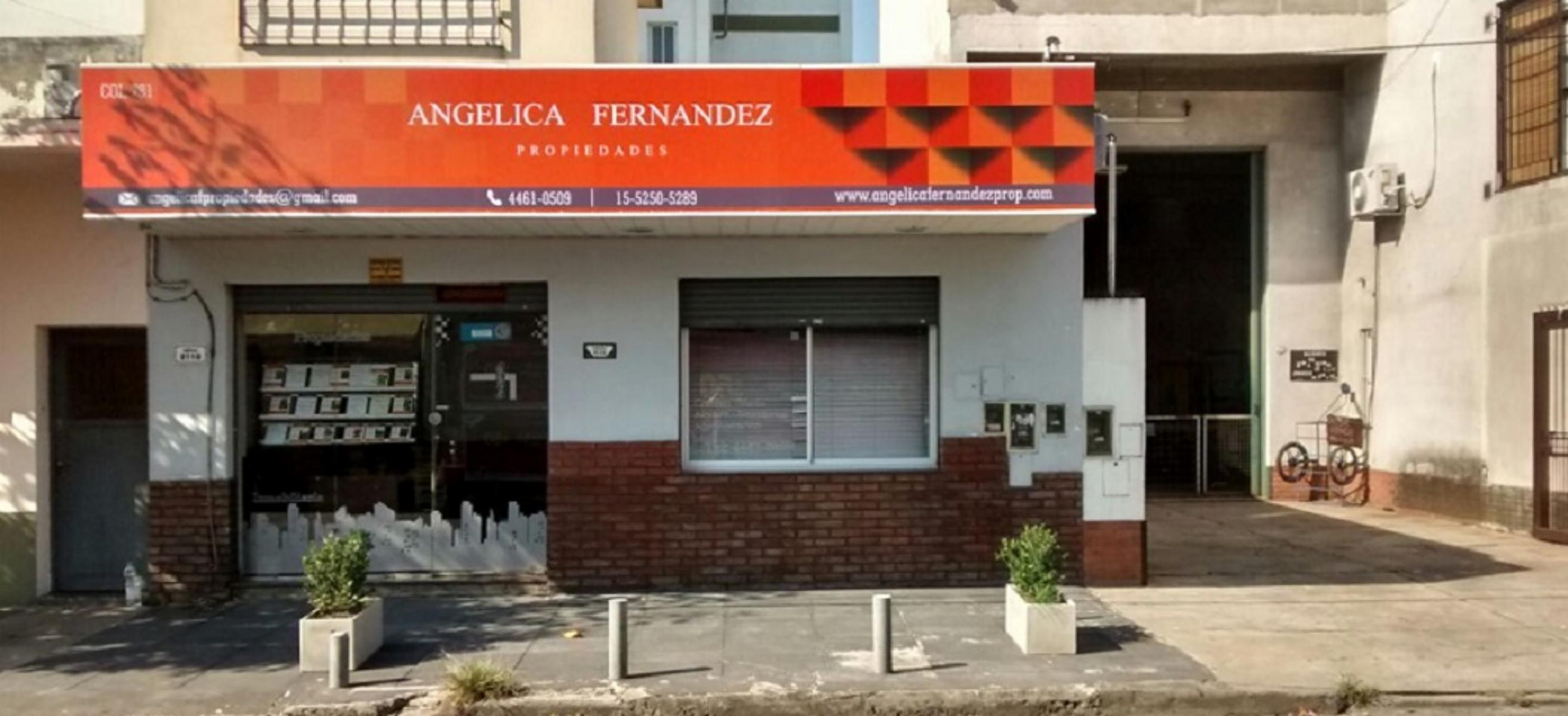 TERRENO 306 MTS. CONSTRUIDO TRES DEPARTAMENTOS DE 3 AMB. CON PATIO Y LAVADERO.