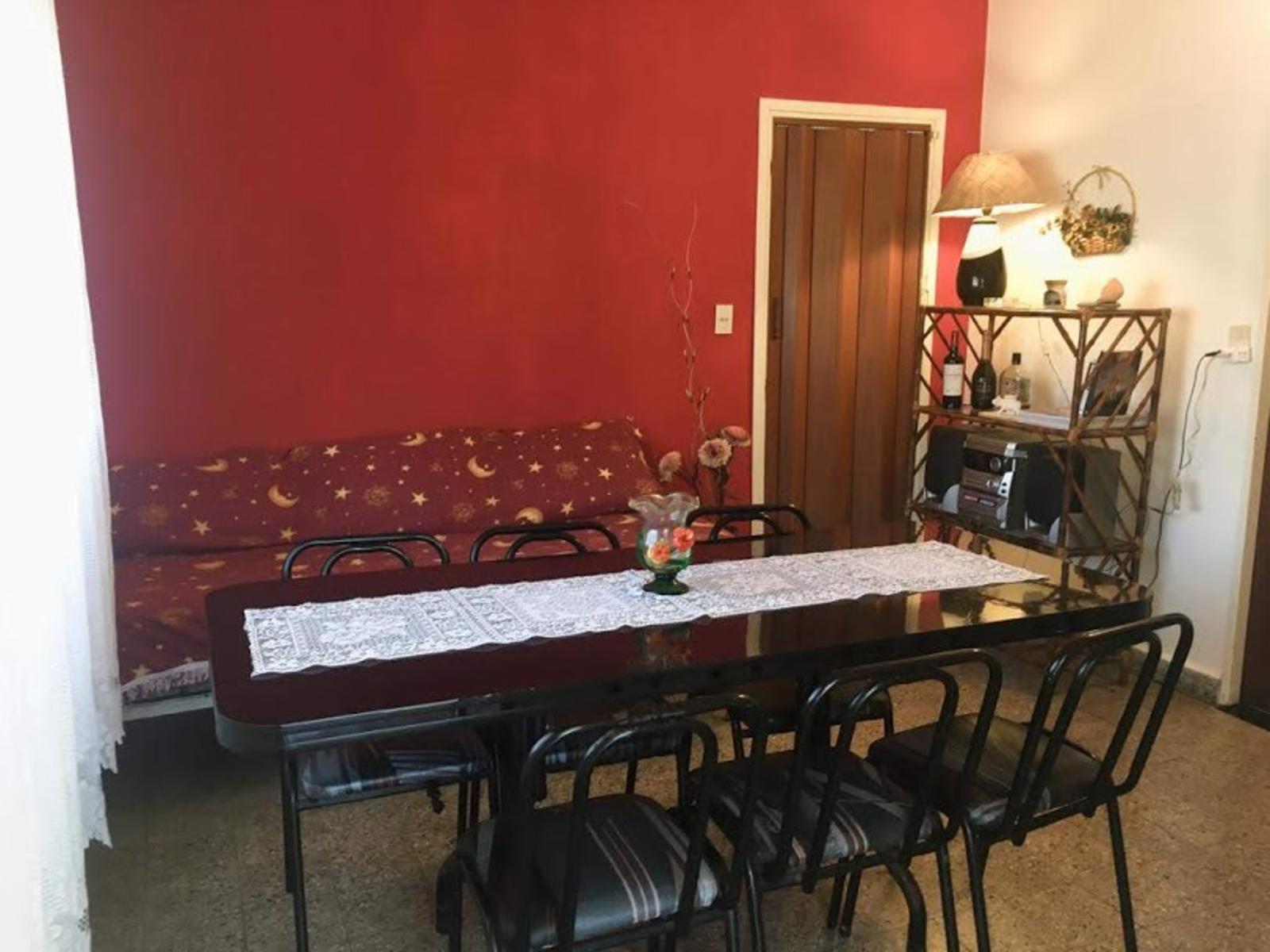 ALQUILO EXCELENTE CASA PARA VACACIONAR EN FAMILIA O CON AMIGOS PARA 5 PERSONAS, A 4 CUADRAS DEL MAR - 2