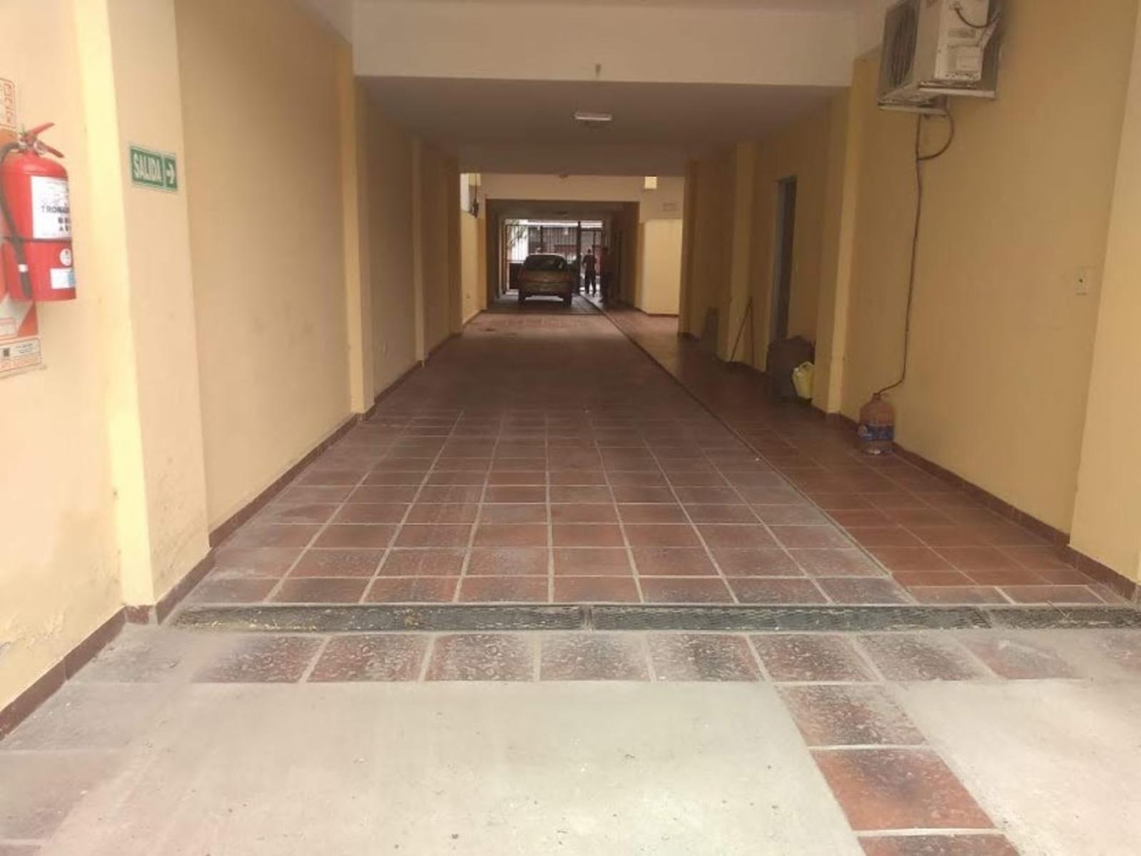 EXCELENTE DEPTO. 3 AMBIENTES CON PATIO — foto 10