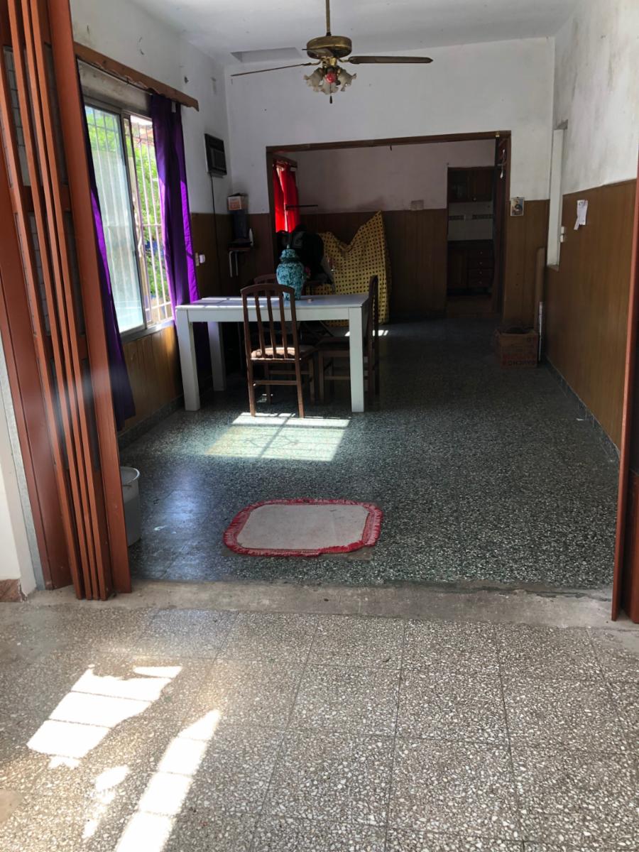 venta casa con cochera cubierta, terreno propio 10x30 amplia y provechoso para nucleo familiar — foto 4