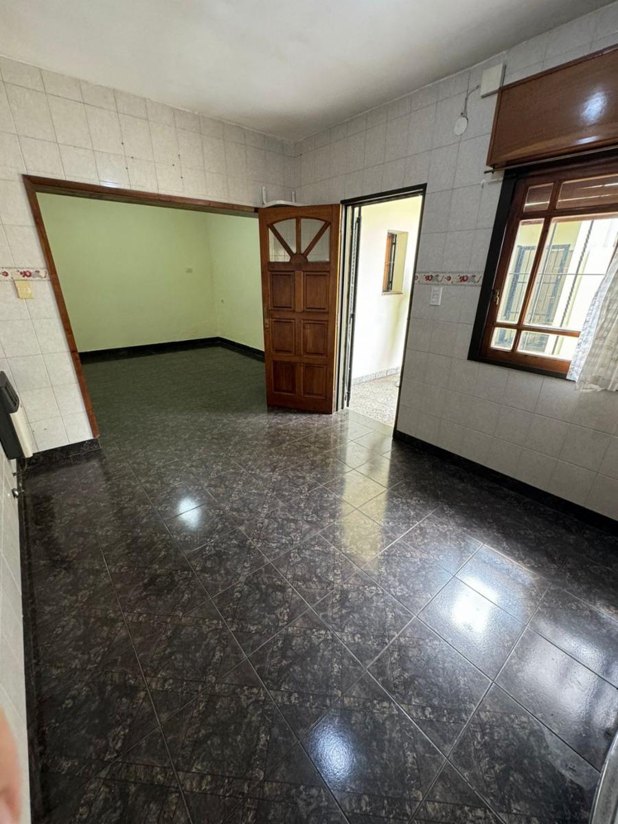 ALQUILER DE PH DOS AMBIENTES Y MEDIO CON PATIO Y LAVADERO, S/ EXPENSAS. - 2