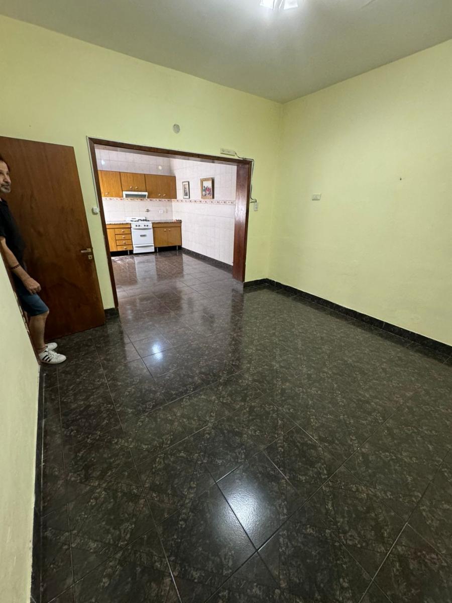 ALQUILER DE PH DOS AMBIENTES Y MEDIO CON PATIO Y LAVADERO, S/ EXPENSAS. - 3
