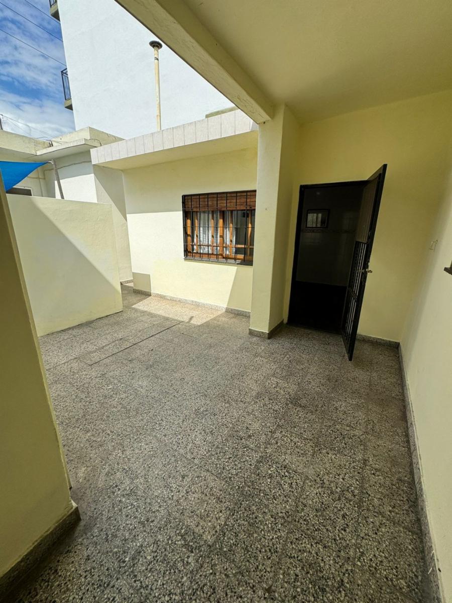 ALQUILER DE PH DOS AMBIENTES Y MEDIO CON PATIO Y LAVADERO, S/ EXPENSAS. - 9