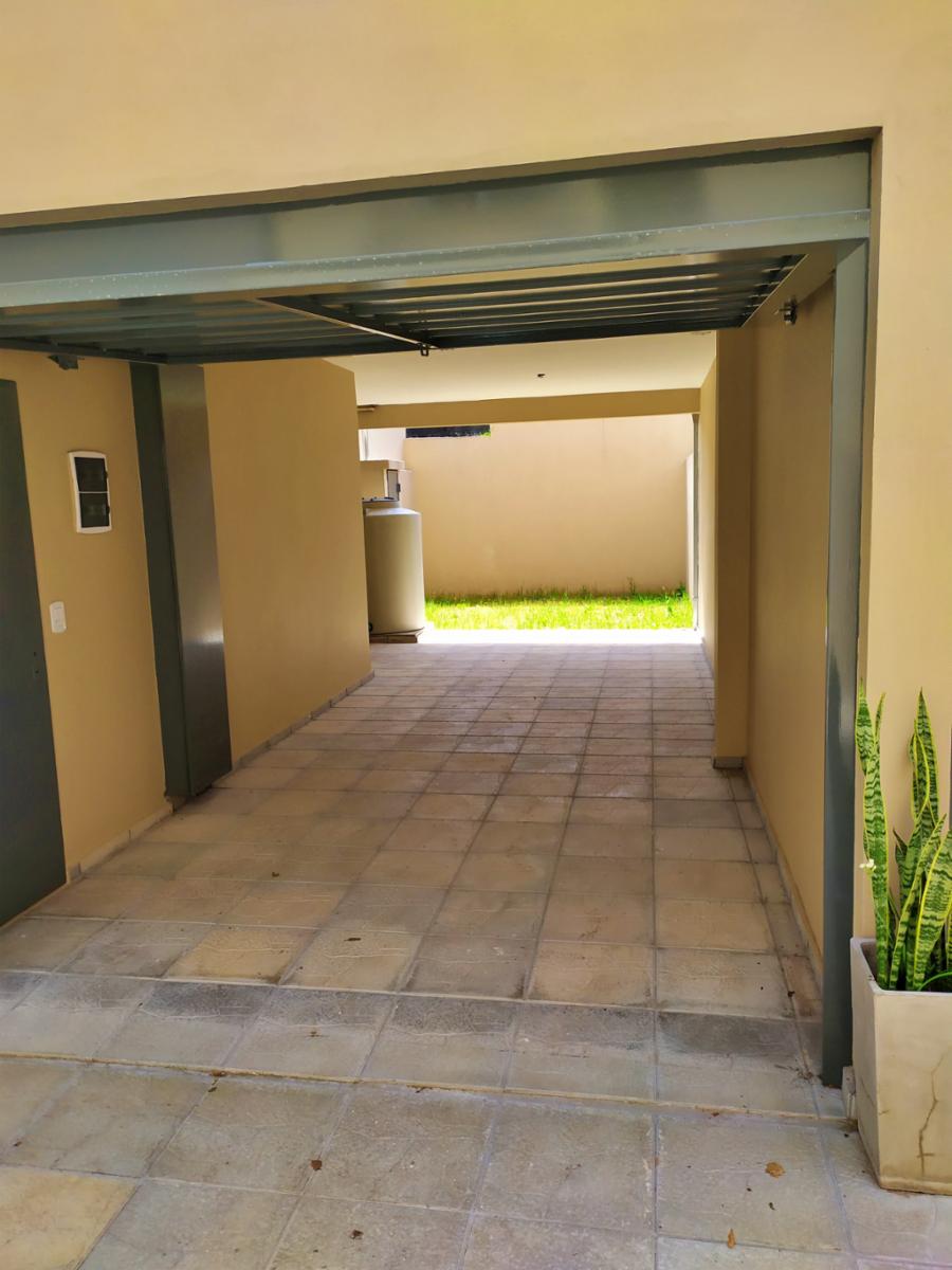 OPORTUNIDAD Excelente duplex 3 amb + cochera doble + patio — foto 2
