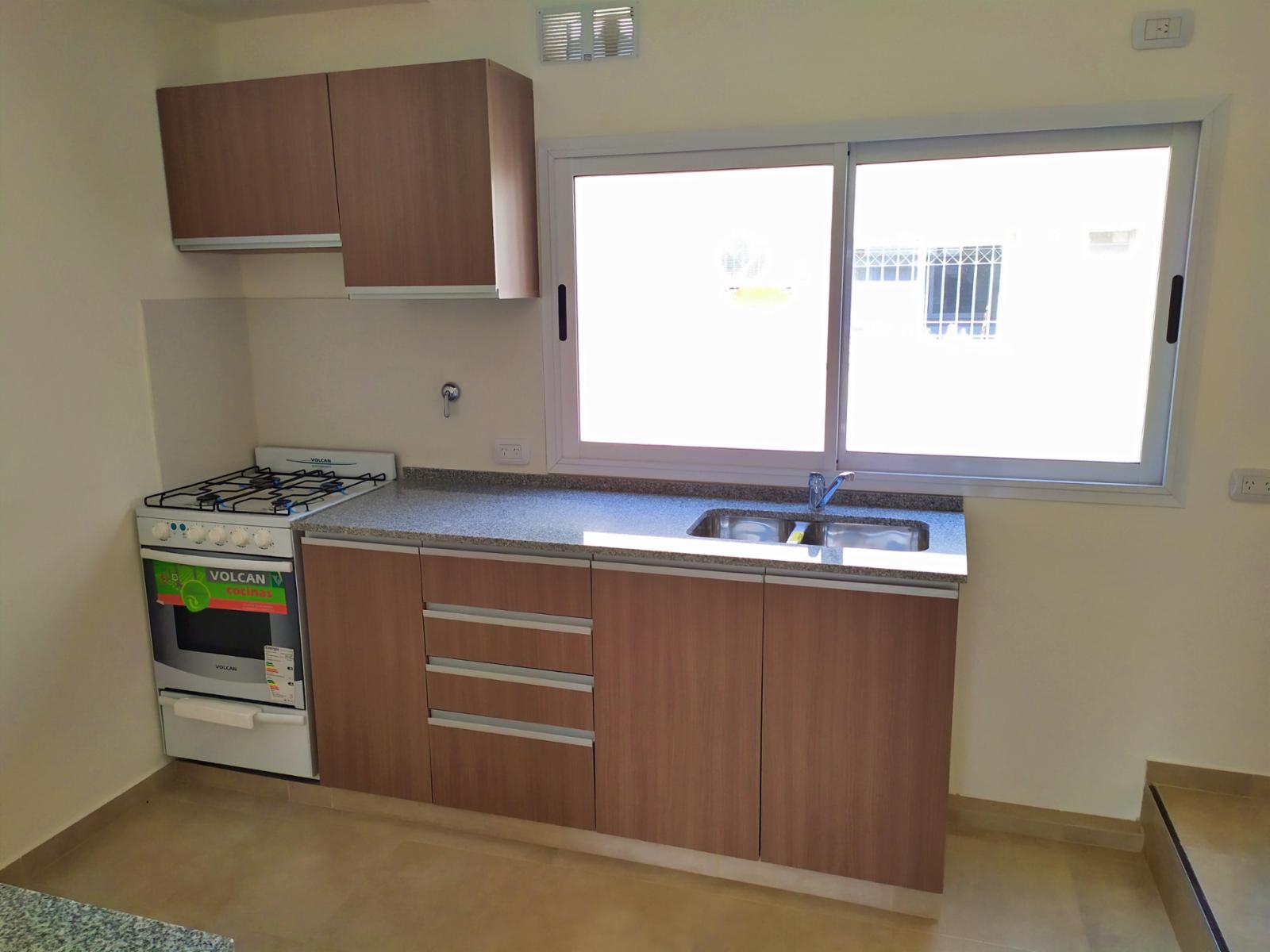 OPORTUNIDAD Excelente duplex 3 amb + cochera doble + patio — foto 4