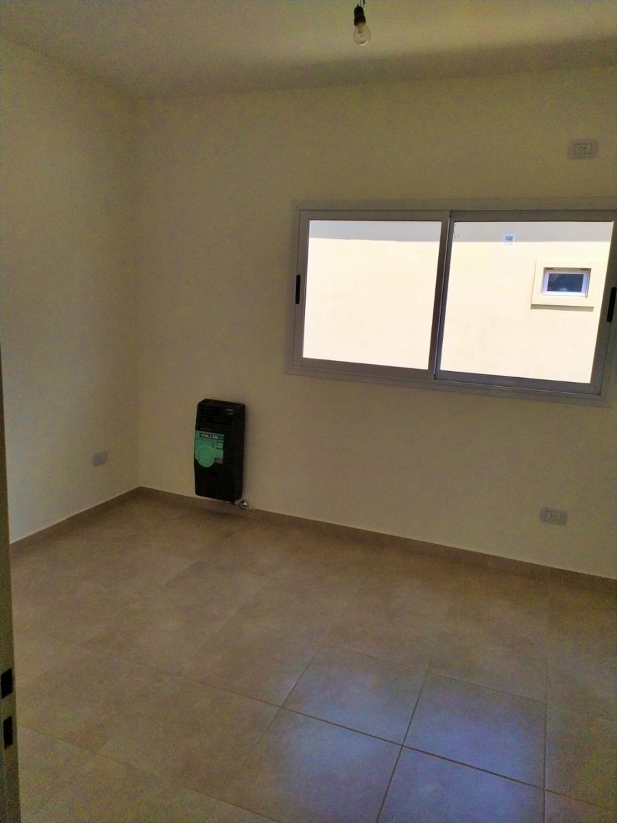 OPORTUNIDAD Excelente duplex 3 amb + cochera doble + patio — foto 7