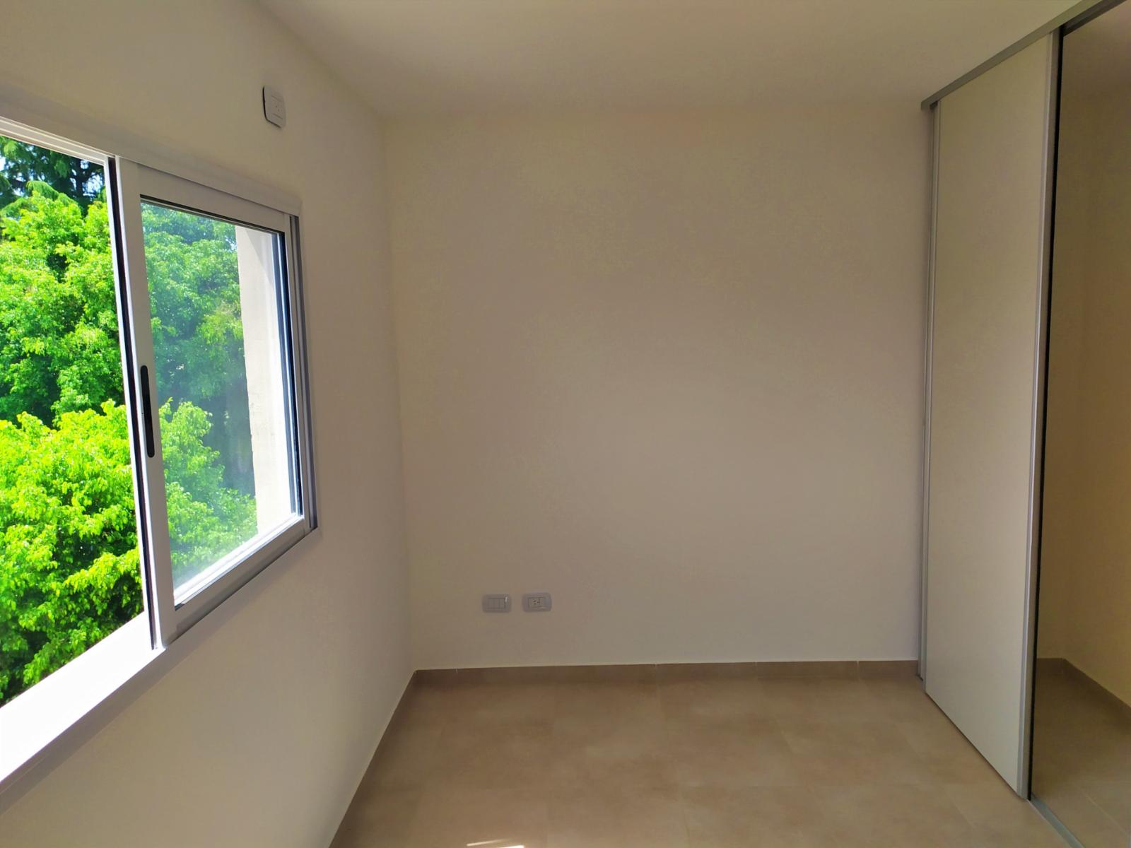 OPORTUNIDAD Excelente duplex 3 amb + cochera doble + patio — foto 8