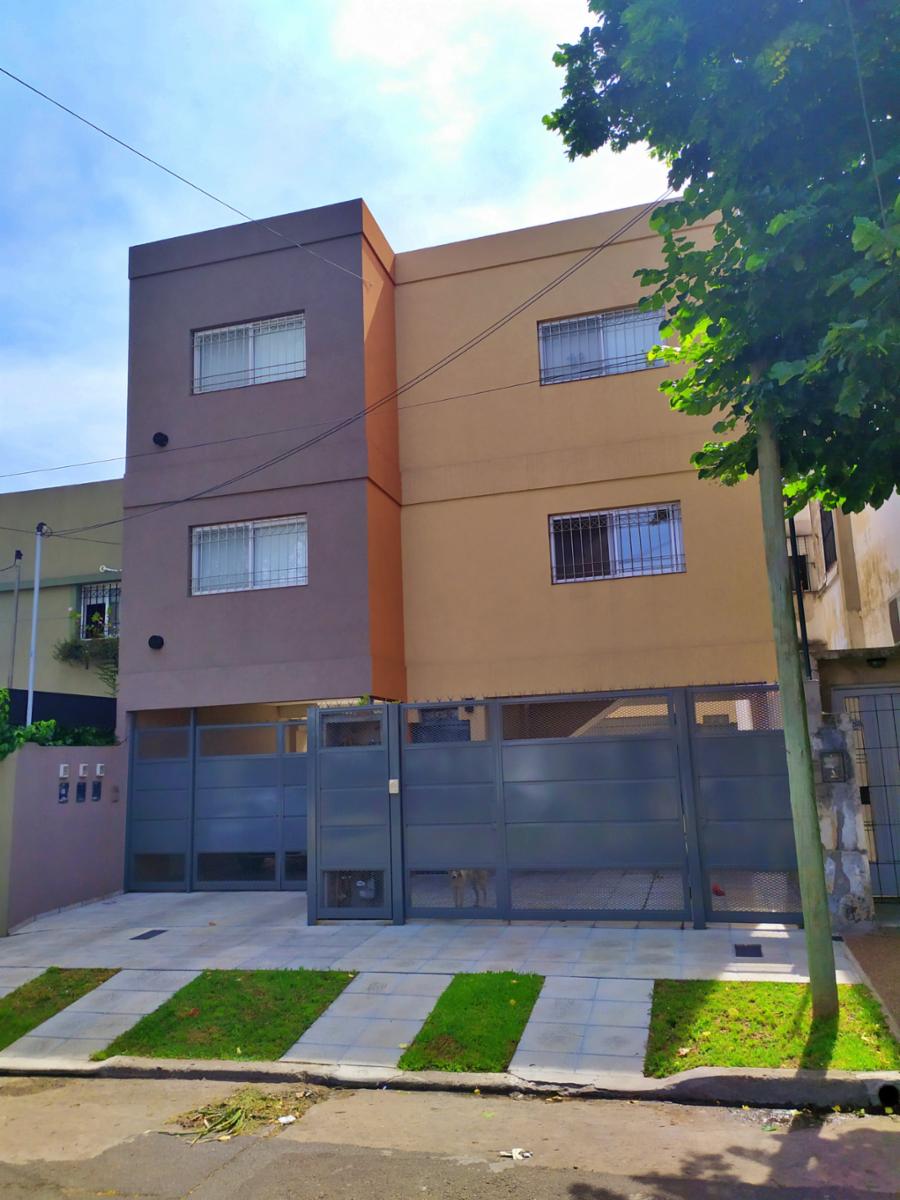 OPORTUNIDAD Excelente duplex 3 amb + cochera doble + patio — foto 9