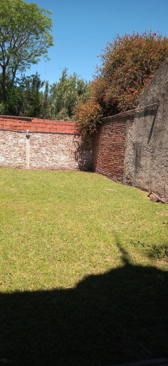 CASA EN PLANTA ALTA CON PARQUE Y LOCAL AL FRENTE — foto 3