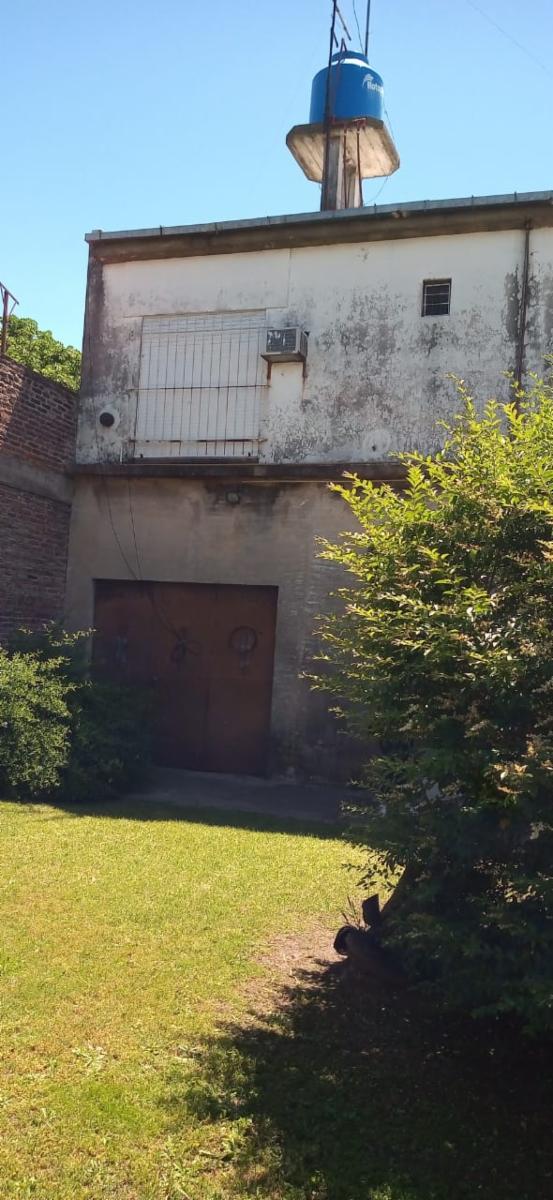 CASA EN PLANTA ALTA CON PARQUE Y LOCAL AL FRENTE — foto 6