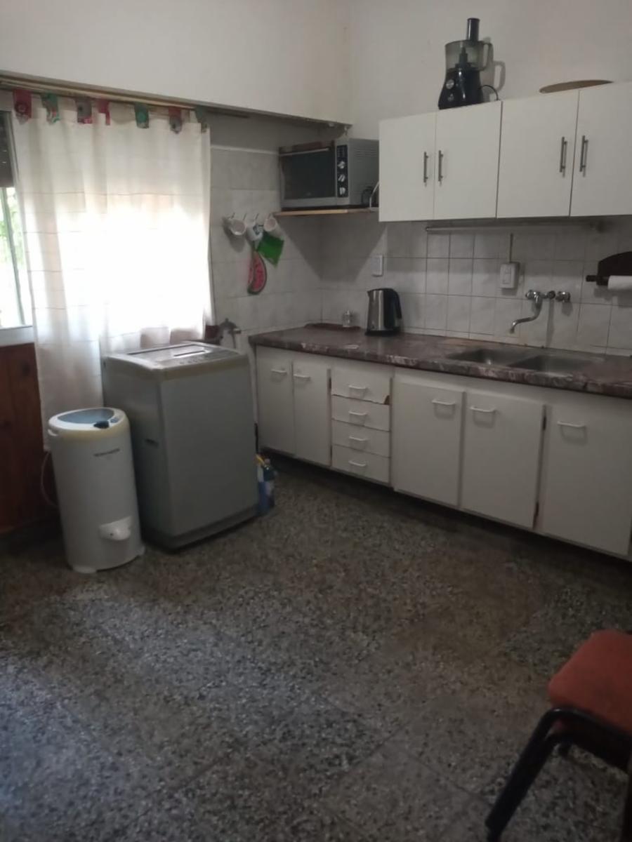CASA MULTIFAMILIAR EN MARTIN CORONADO A CUADRAS DE LA ESTACION — foto 11