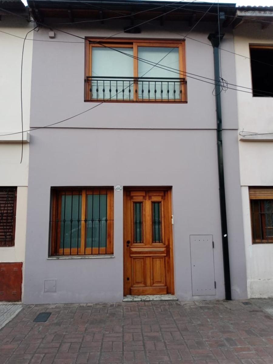 DUPLEX MUY COMODO A UNA CUADRA ESTACION vILLA BOSCH