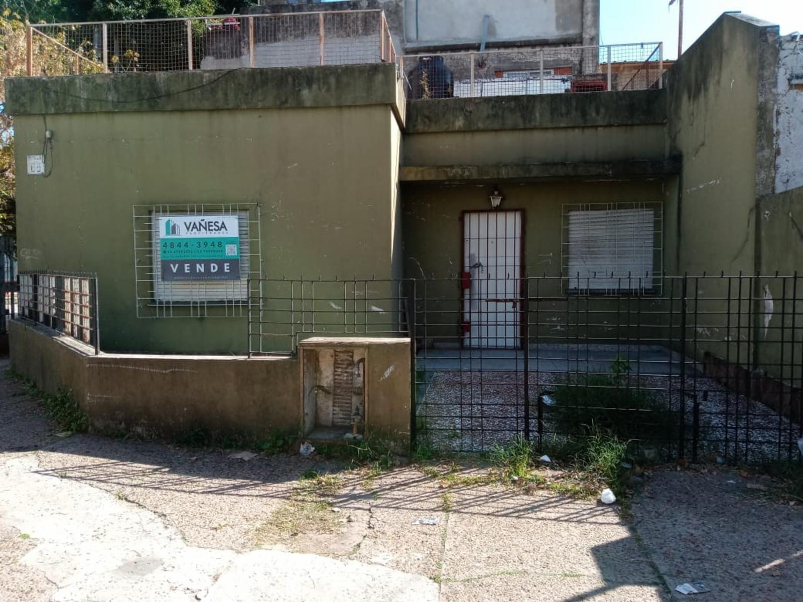 PH EN ESQUINA BUENA ZONA A RECICLAR