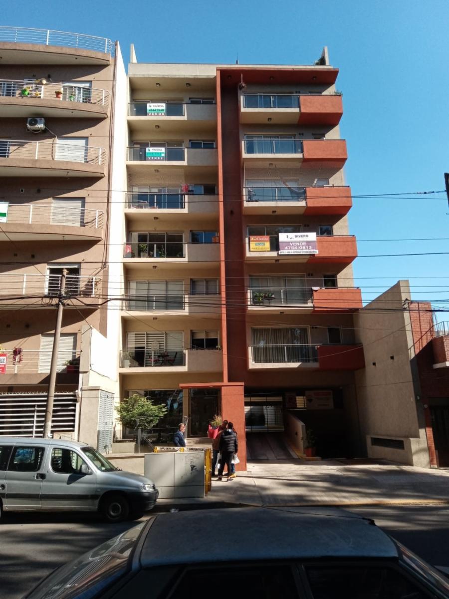 EXCELENTE DUPLEX EN FRENTE DE ESTACION VILLA BOSCH