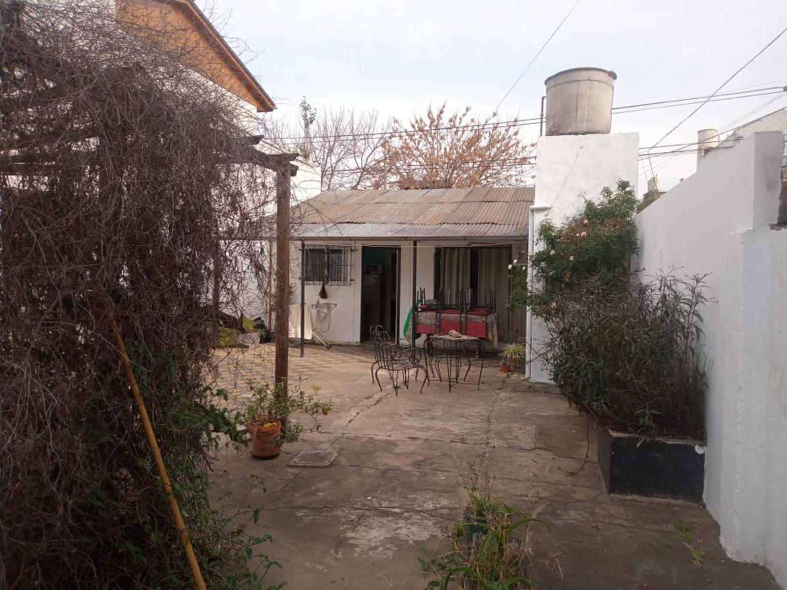 CASA LOTE PROPIO CERCA AVENIDA PERON - 2