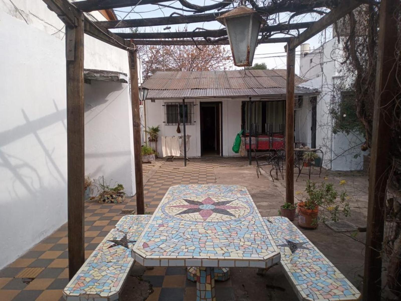 CASA LOTE PROPIO CERCA AVENIDA PERON - 5