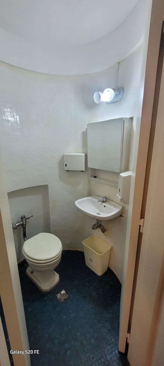 Esmeralda Y Av Corrientes Oficina Planta Libre Dividida Al Fte. Bcón+baño Muy Luminoso-1 Despacho+A-trabajo — foto 10