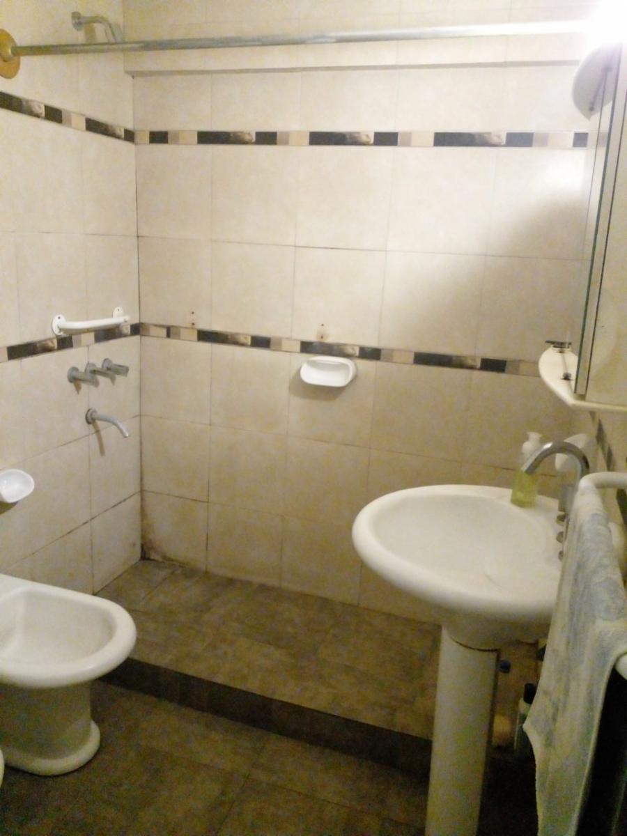 DEPARTAMENTO DE 2 DORMITORIOS SOBRE BV. OROÑO AL 100. BALCÓN CORRIDO AL FRENTE. — foto 11