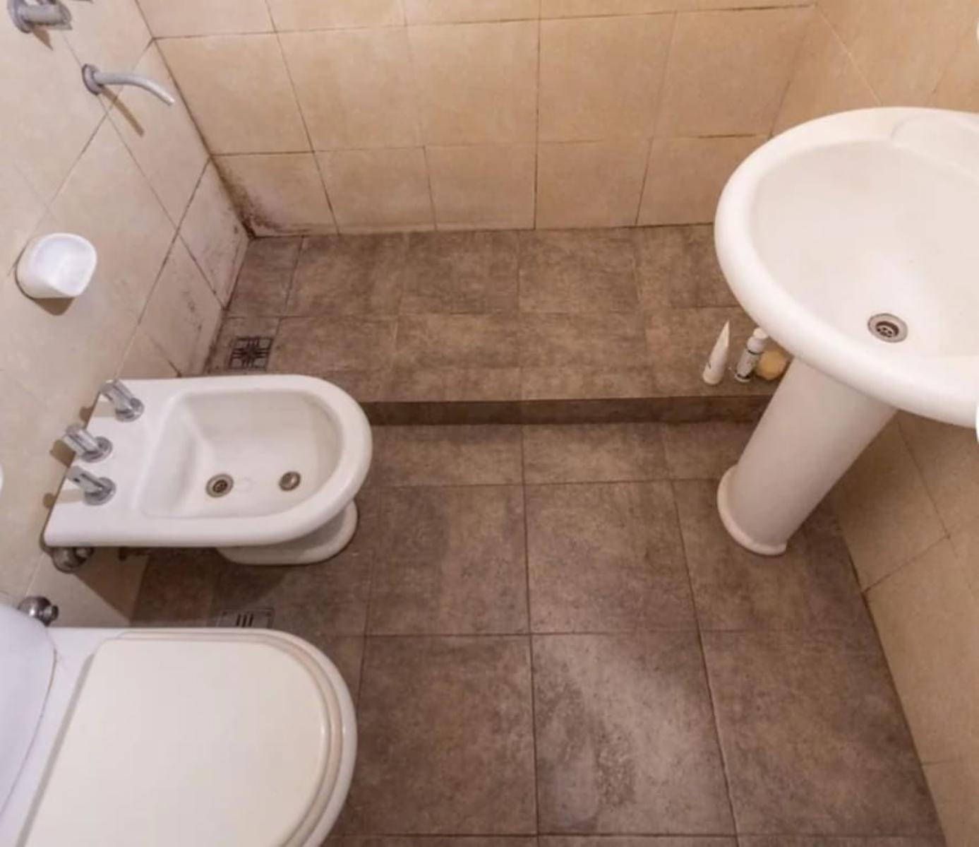 DEPARTAMENTO DE 2 DORMITORIOS SOBRE BV. OROÑO AL 100. BALCÓN CORRIDO AL FRENTE. — foto 12
