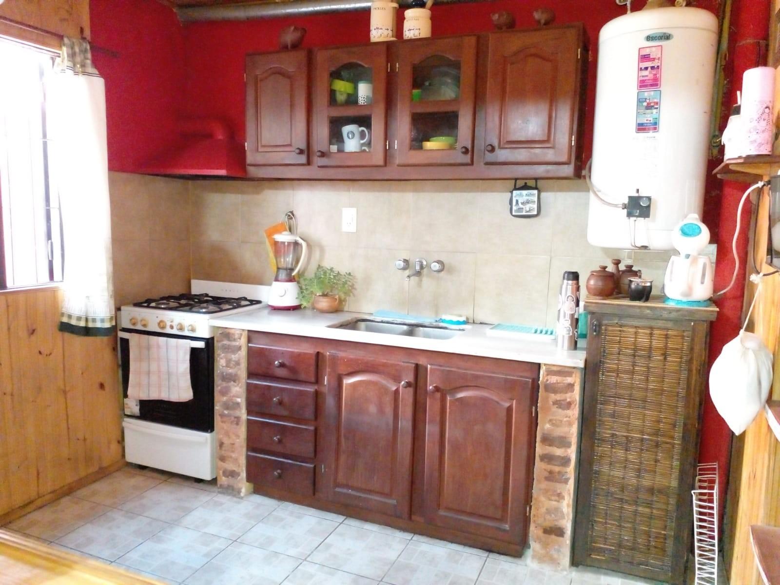 RETASADA CASA DE 3 DORMITORIOS. PASAJE CALDAS 600. COCHERA. AMPLIO PATIO. DEPARTAMENTO DE 2 DORMITORIOS EN PA. — foto 4