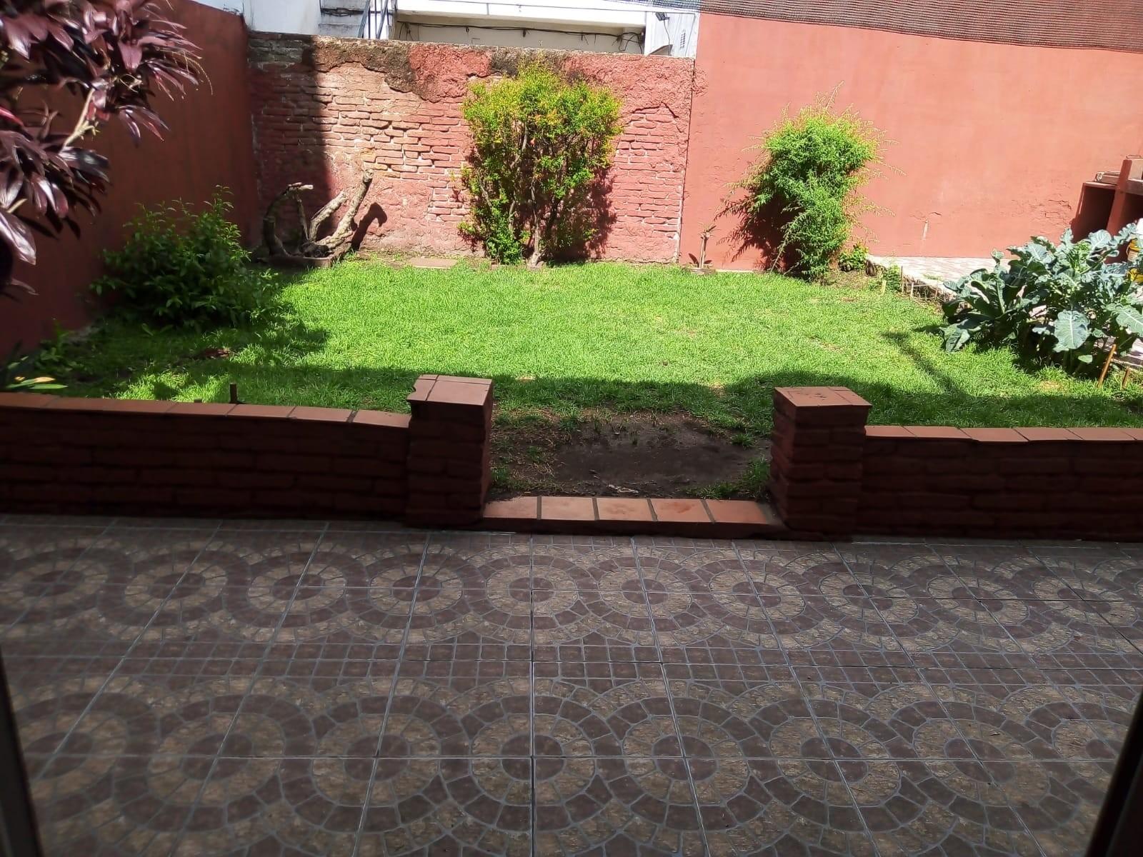 RETASADA CASA DE 3 DORMITORIOS. PASAJE CALDAS 600. COCHERA. AMPLIO PATIO. DEPARTAMENTO DE 2 DORMITORIOS EN PA. — foto 7