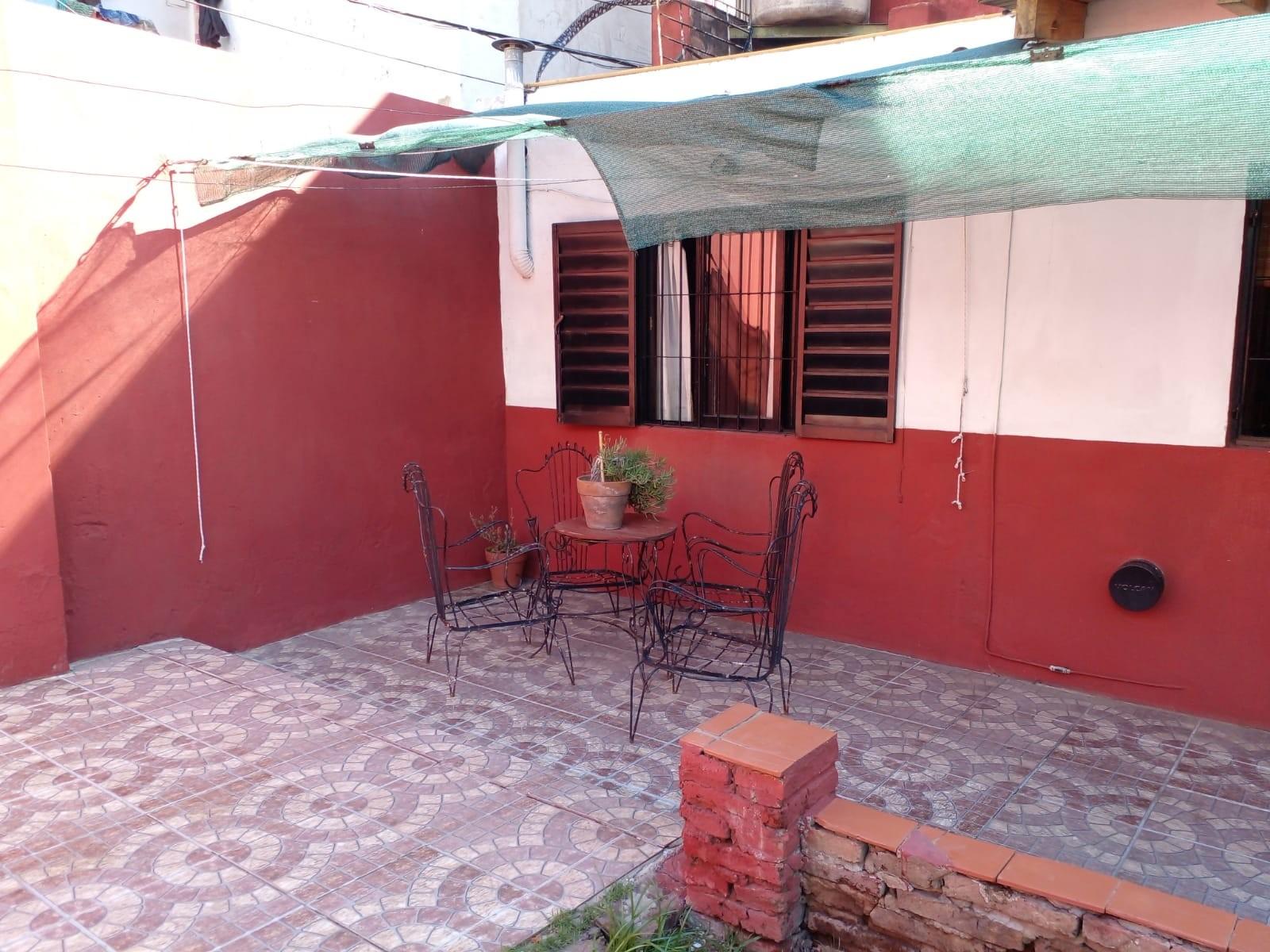 RETASADA CASA DE 3 DORMITORIOS. PASAJE CALDAS 600. COCHERA. AMPLIO PATIO. DEPARTAMENTO DE 2 DORMITORIOS EN PA. — foto 8