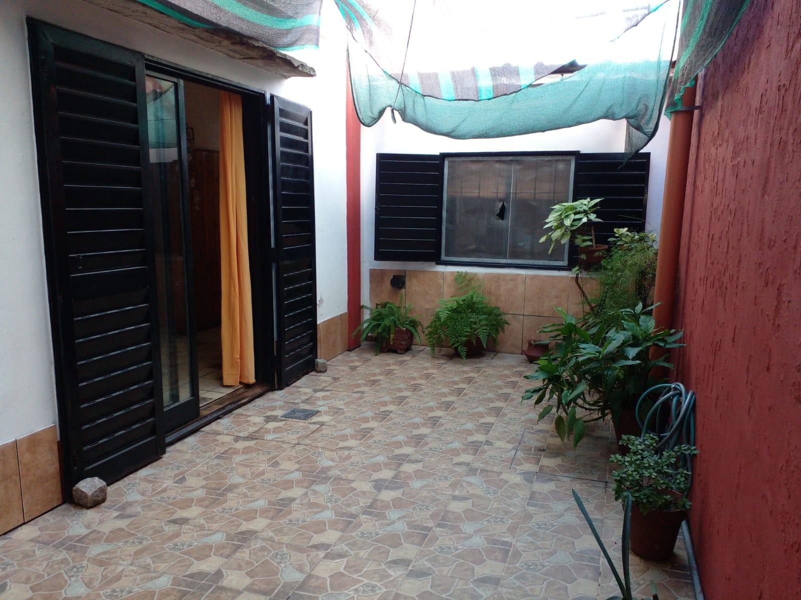 RETASADA CASA DE 3 DORMITORIOS. PASAJE CALDAS 600. COCHERA. AMPLIO PATIO. DEPARTAMENTO DE 2 DORMITORIOS EN PA. — foto 10