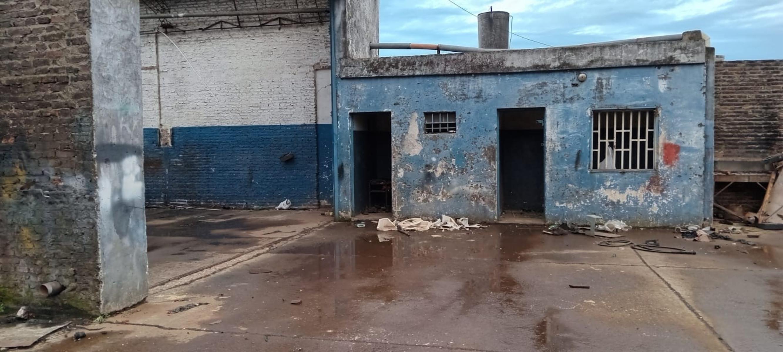 IMPORTANTE TERRENO CON DOS GALPONES CONTIGUOS A TERMINAR Y/O RECICLAR. PUEYRREDON 3800. INGRESO PARA CAMIONES. — foto 9