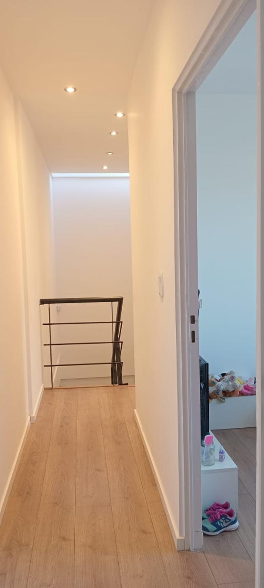 CASA DE PASILLO. ROSARIO AL 400. 2 PLANTAS. JARDÍN. COCHERA. BARRIO PARAÍSO. BAIGORRIA. IMPECABLE ESTADO — foto 10