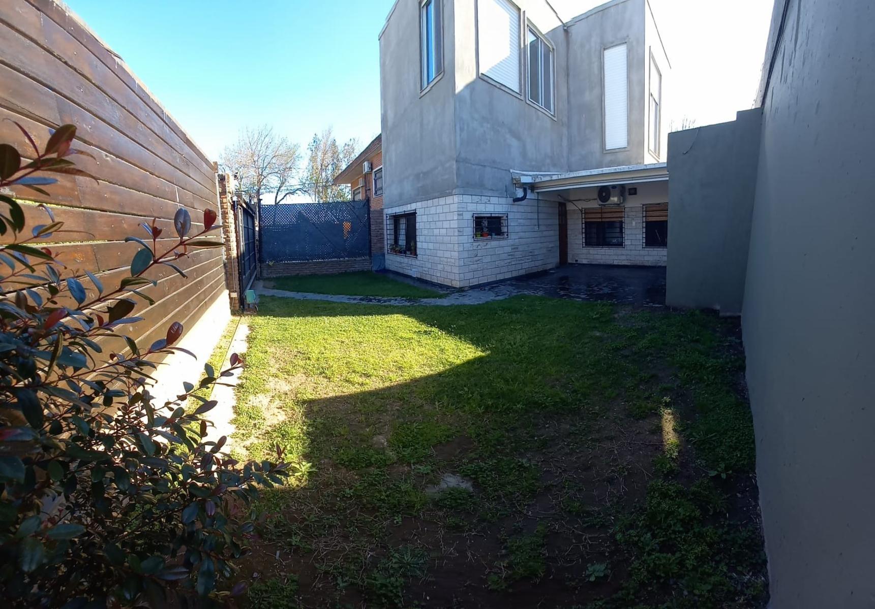 CASA DE PASILLO. ROSARIO AL 400. 2 PLANTAS. JARDÍN. COCHERA. BARRIO PARAÍSO. BAIGORRIA. IMPECABLE ESTADO — foto 12