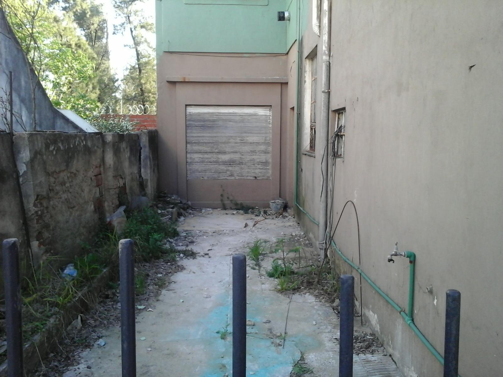 PH en Planta Baja a Refaccionar en Velez Sarsfield al 400 Haedo