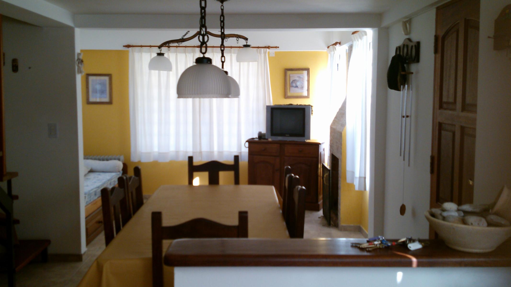 Chalet de 3 ambientes en Mar Azul a 6 cuadras de Playa. — foto 6