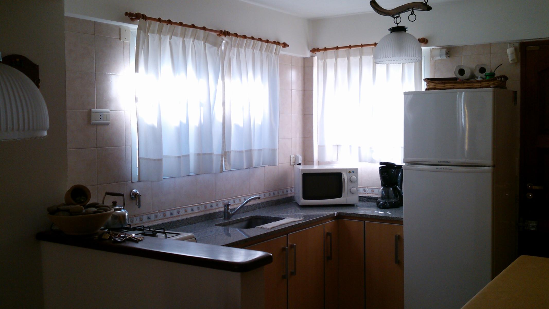 Chalet de 3 ambientes en Mar Azul a 6 cuadras de Playa. — foto 8