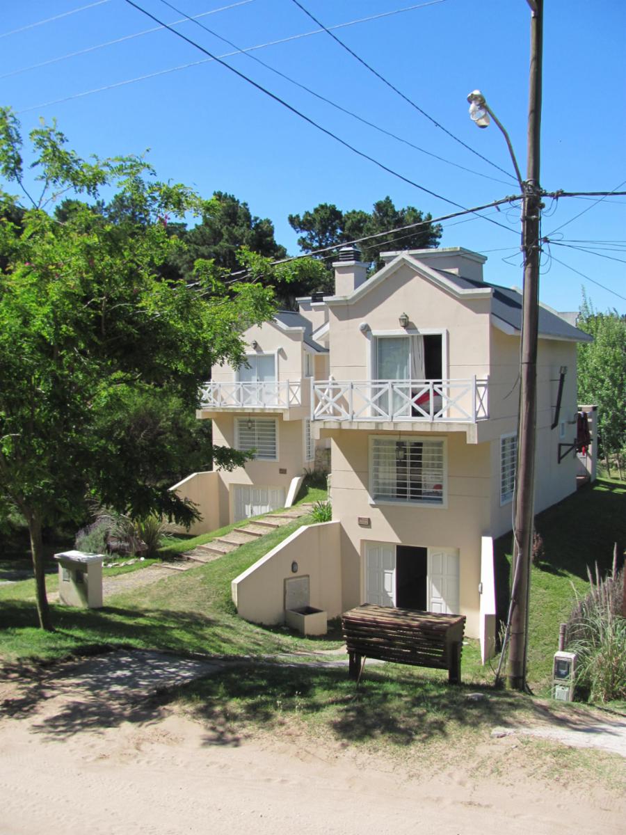 Chalet de 3 ambientes en Mar Azul a 6 cuadras de Playa. — foto 10