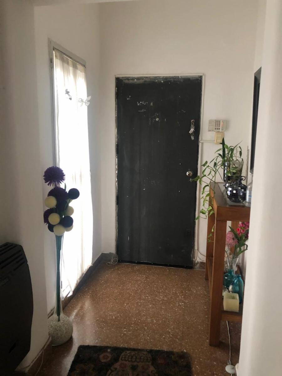 Muy buena Propiedad en Morón Norte cerca de la Estación y de la Facultad — foto 3