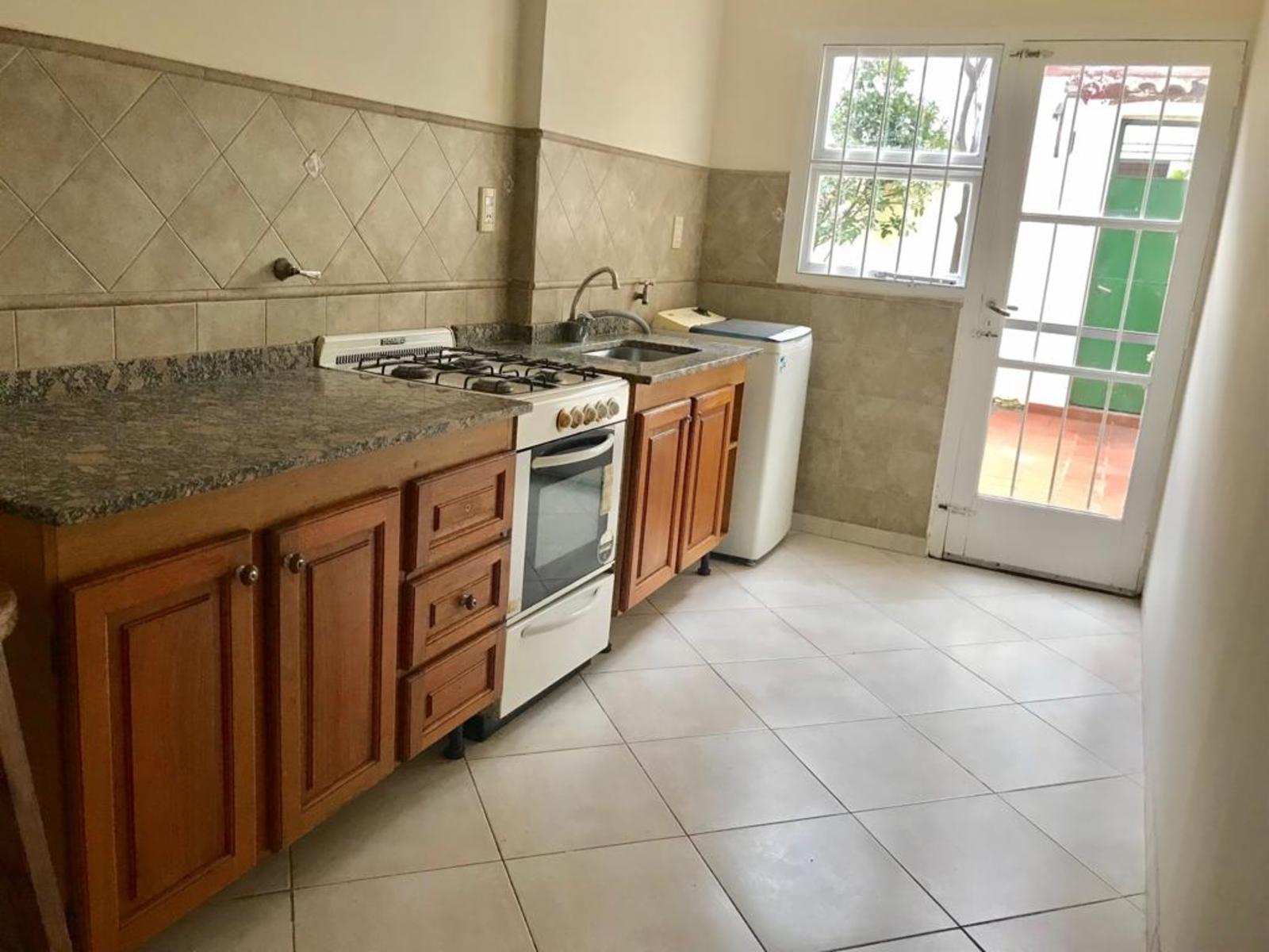 SE VENDE DUPLEX en Castelar Sur de 4 Amb. cercano a la estación. — foto 4
