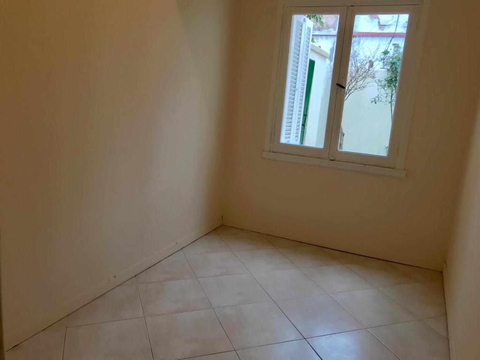 SE VENDE DUPLEX en Castelar Sur de 4 Amb. cercano a la estación. — foto 6