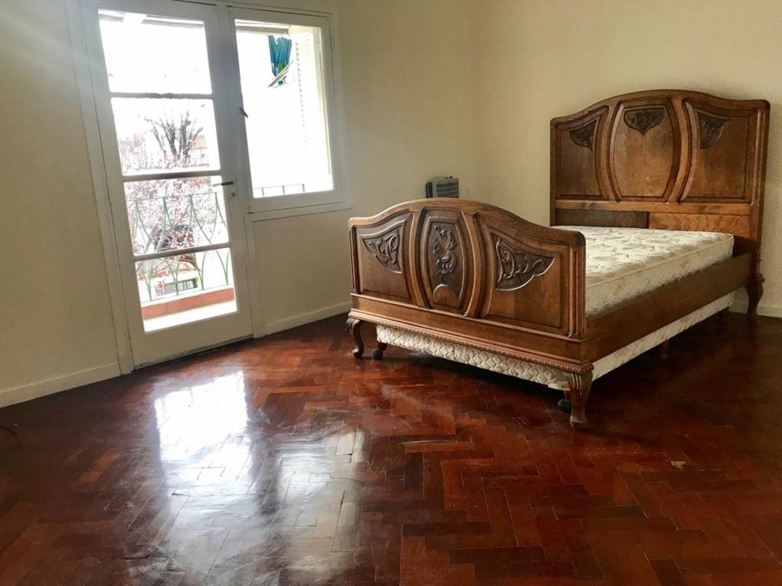 SE VENDE DUPLEX en Castelar Sur de 4 Amb. cercano a la estación. — foto 7