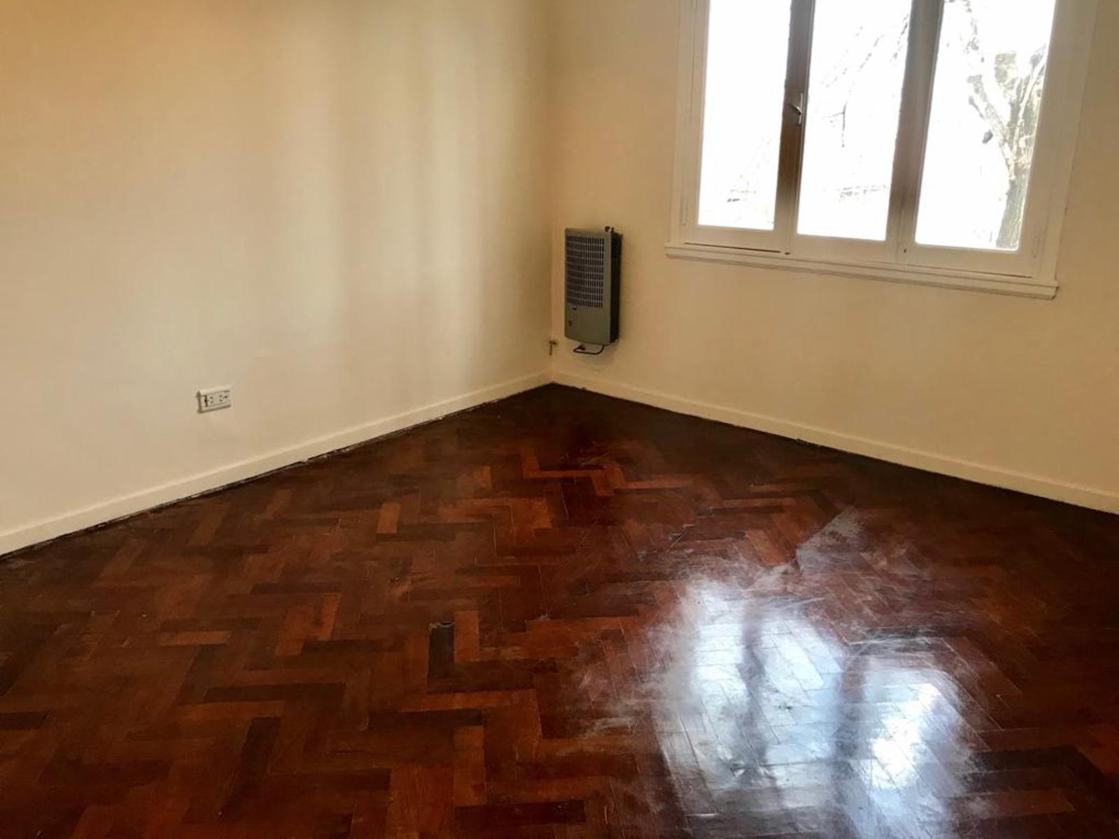 SE VENDE DUPLEX en Castelar Sur de 4 Amb. cercano a la estación. — foto 8