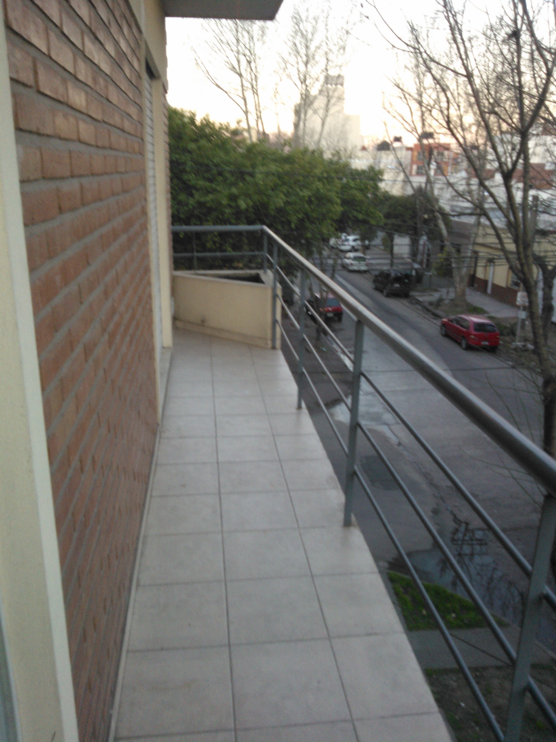 Oportunidad Impecable Departamento de 2 ambientes, Moron. Zona Tribunales — foto 2