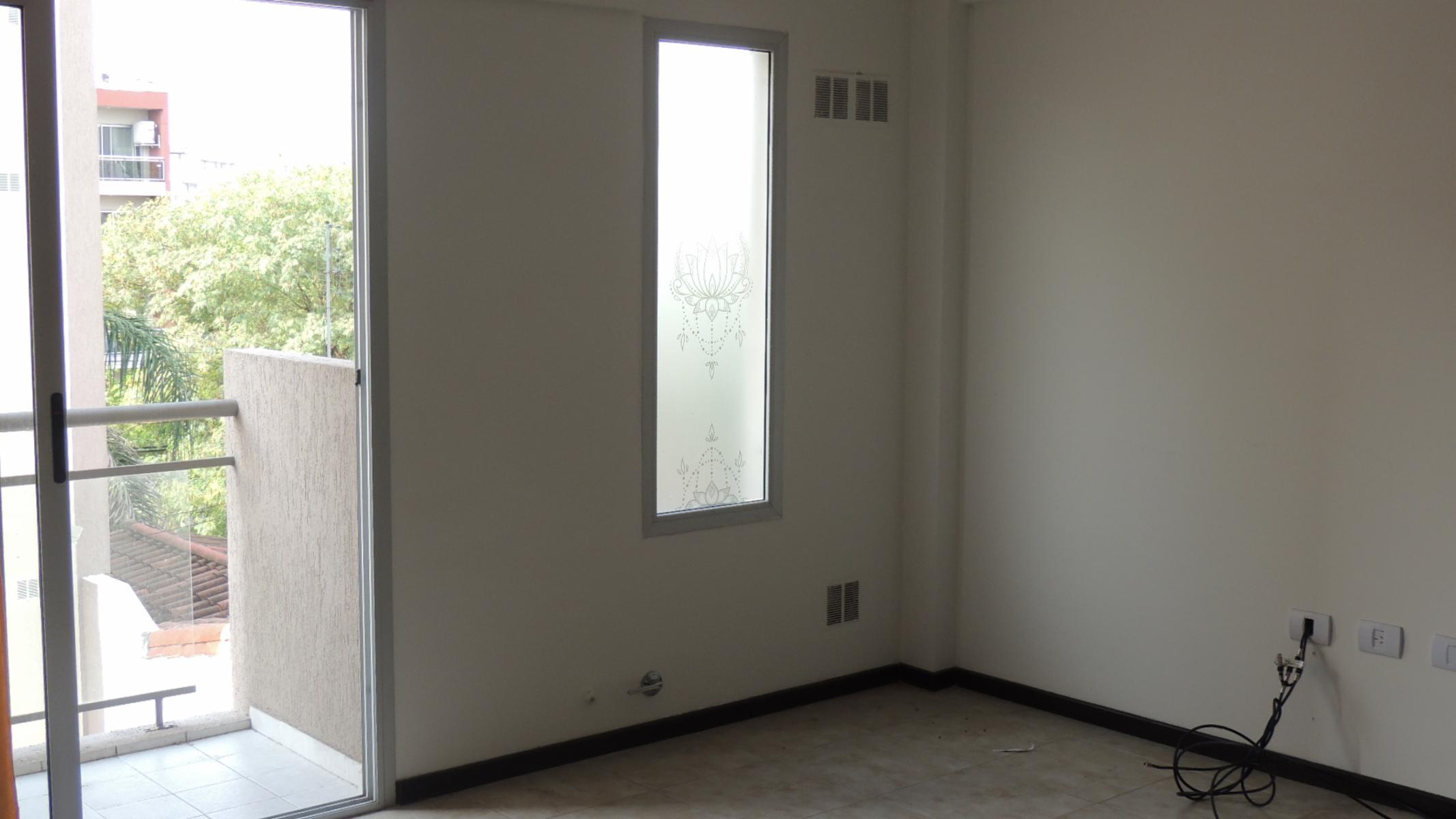 SE VENDE MUY BUEN DEPARTAMENTO DE 2 AMB EN MORON — foto 2