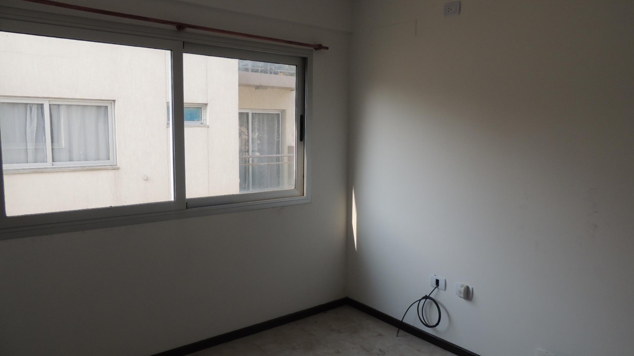 SE VENDE MUY BUEN DEPARTAMENTO DE 2 AMB EN MORON — foto 8