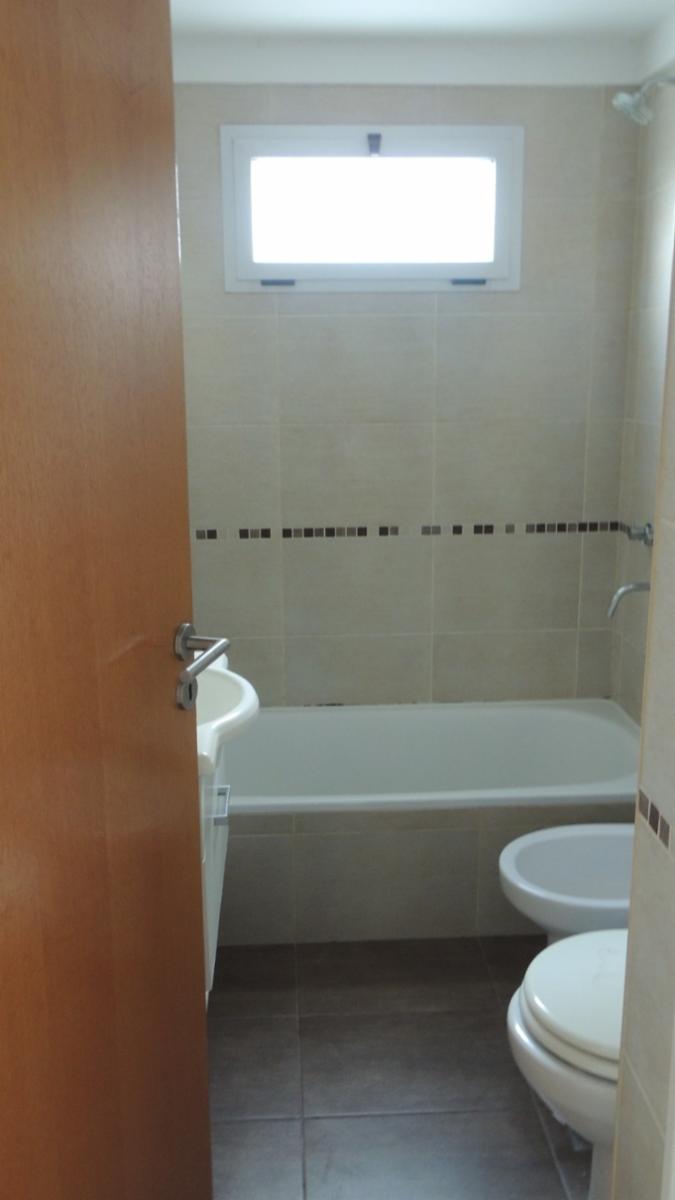 SE VENDE MUY BUEN DEPARTAMENTO DE 2 AMB EN MORON — foto 11