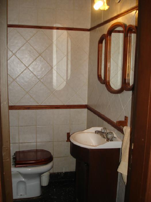 INVERSOR: CON RENTA ACTUAL. Casa en Moron, 4 ambientes fondito y pileta. — foto 3