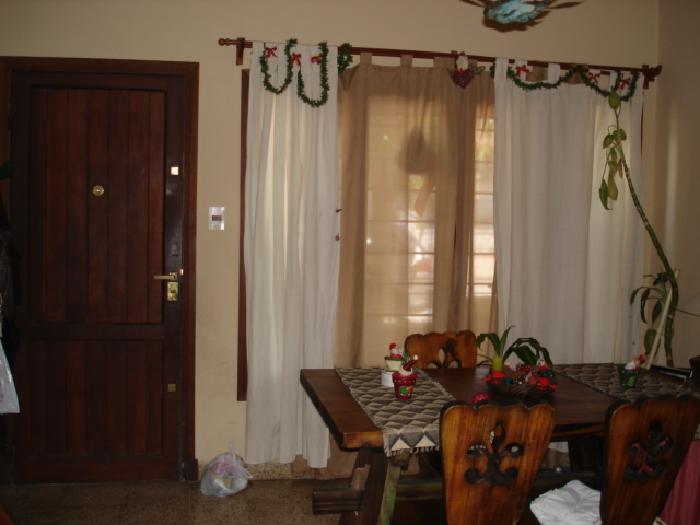 INVERSOR: CON RENTA ACTUAL. Casa en Moron, 4 ambientes fondito y pileta. — foto 4
