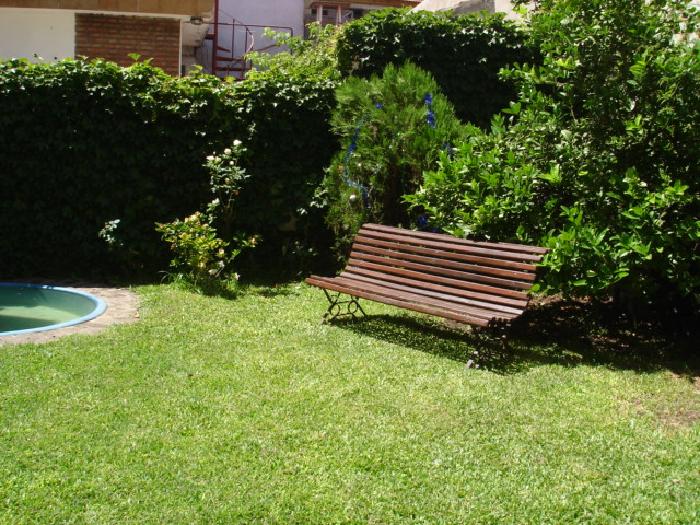 INVERSOR: CON RENTA ACTUAL. Casa en Moron, 4 ambientes fondito y pileta. — foto 5