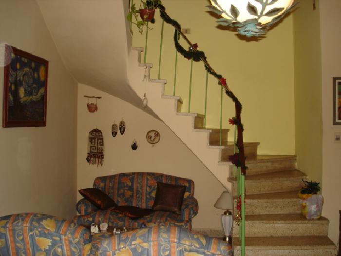 INVERSOR: CON RENTA ACTUAL. Casa en Moron, 4 ambientes fondito y pileta. — foto 7