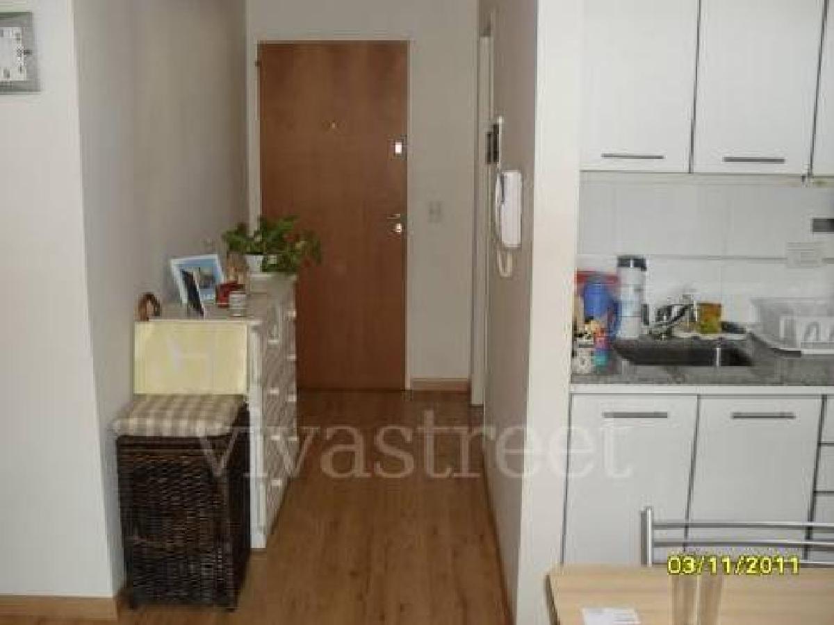 depto. Villa Urquiza OLazabal 5400, frente monoambiente con balcón amueblado y equipado para 2 personas, aire acondicionado, piscina, parrillas, laundry — foto 4